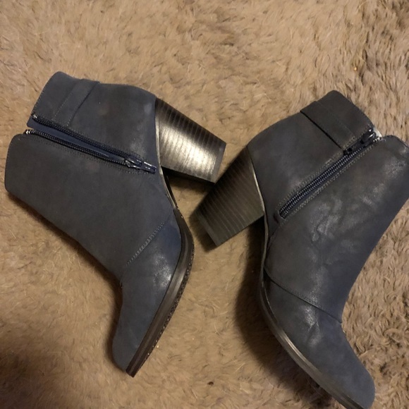 Gianni Bini  8.5 Navy Color Ankle Boots - Picture 3 of 3